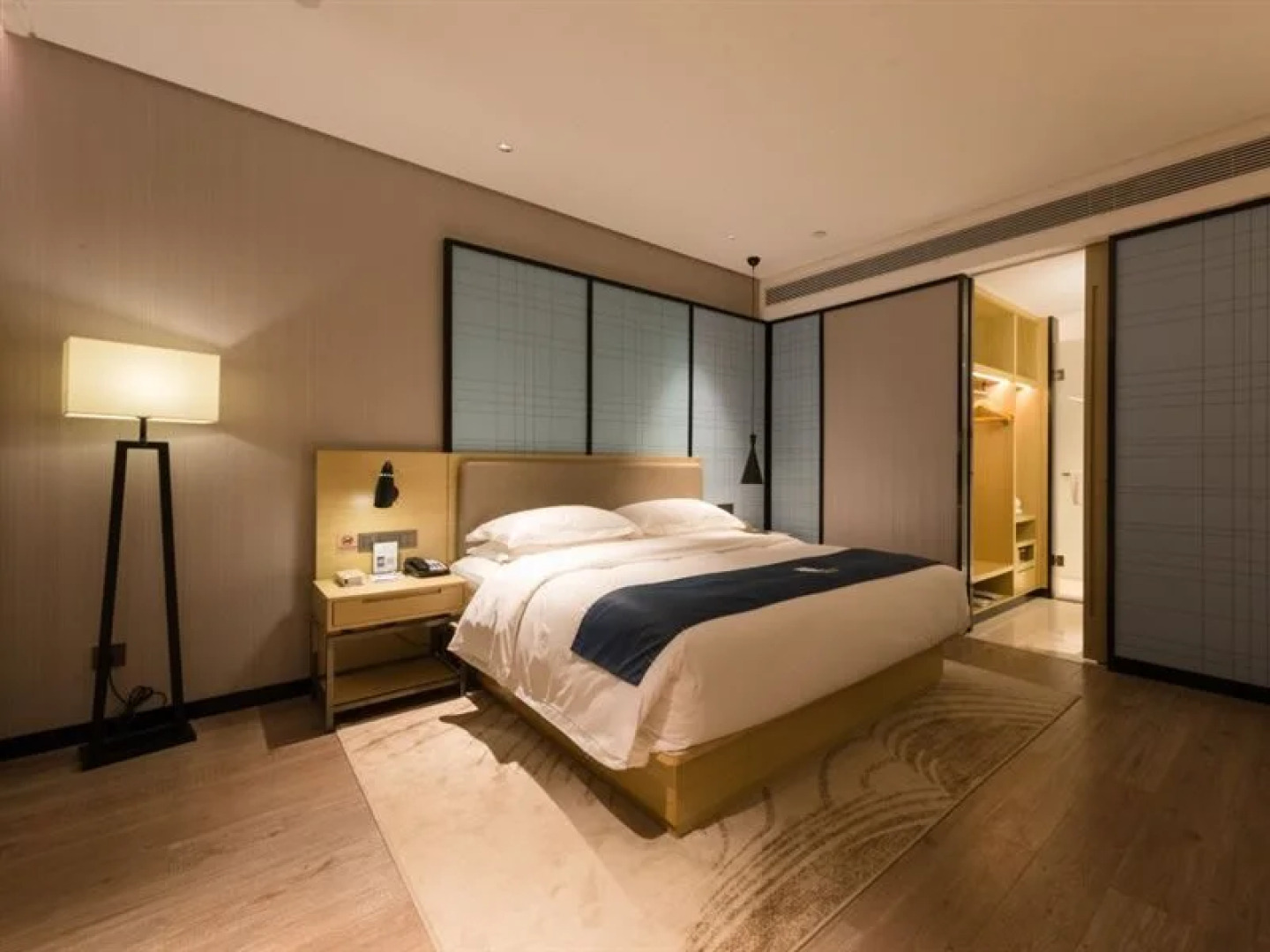 Echarm Hotel (Nanning Jiangnan Wanda Plaza Baisha Avenue)
