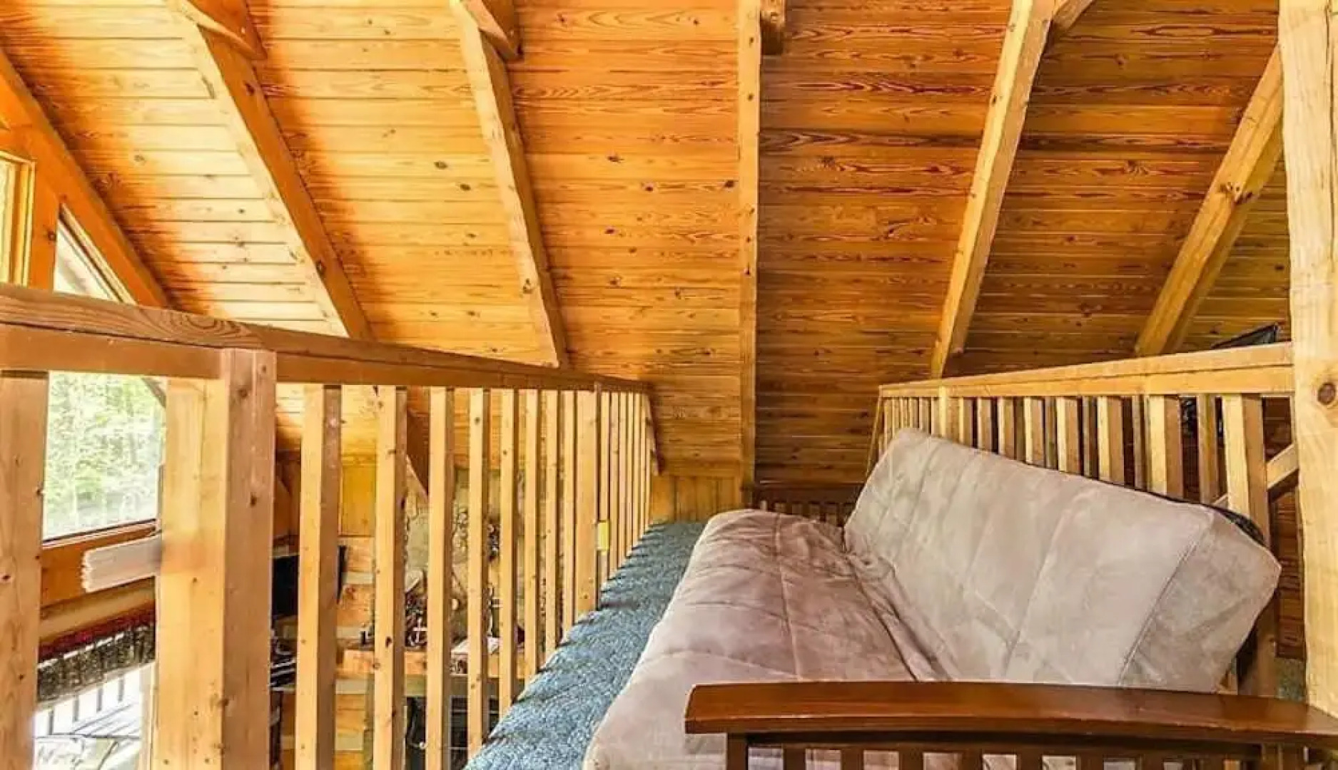 Snuggled Inn 2 Bedroom Cabin