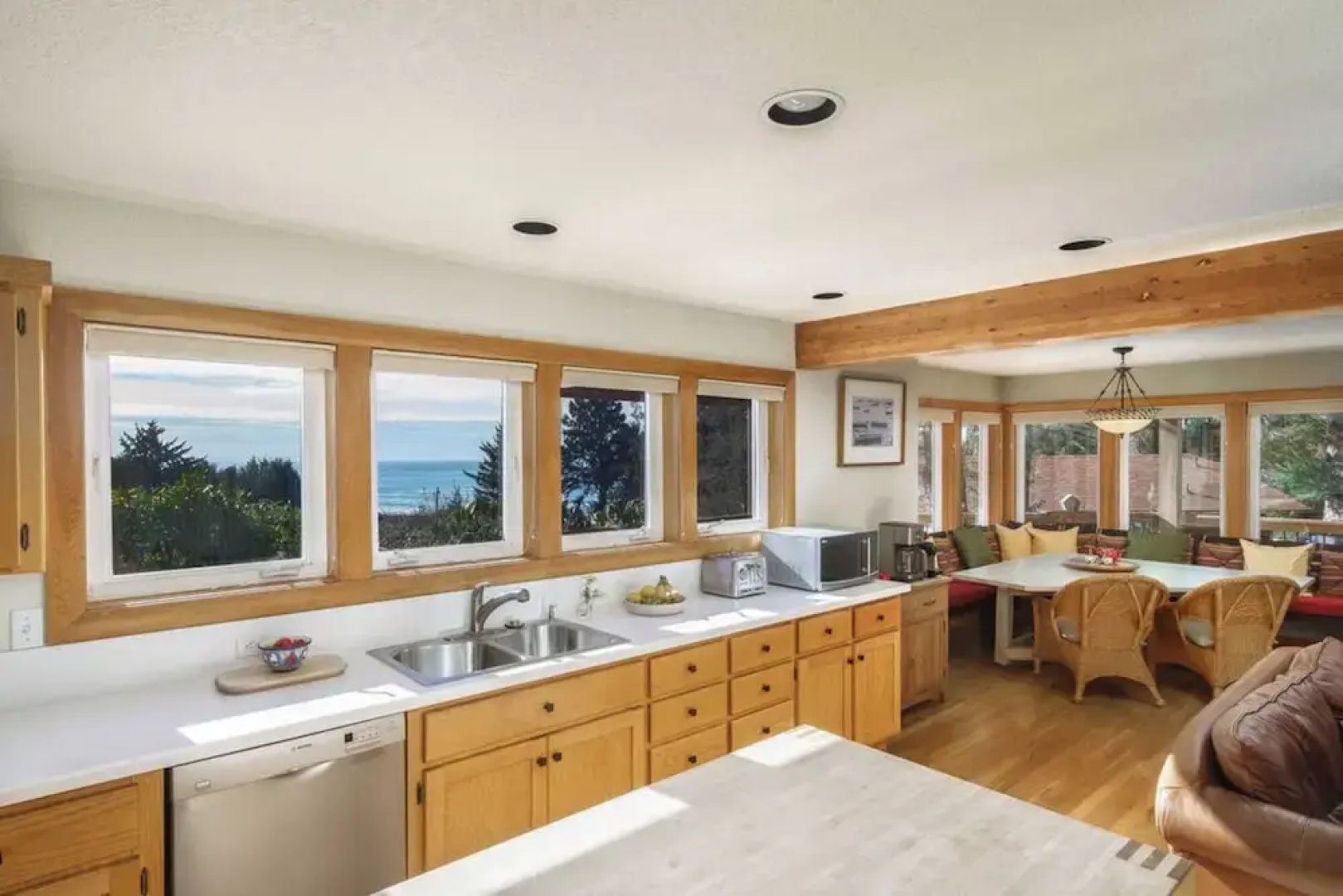 Seagrove by Avantstay Treetop Haven w/ Coastal Views