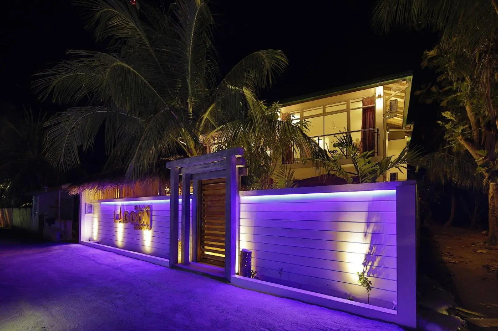 Shallow Lagoon Rasdhoo