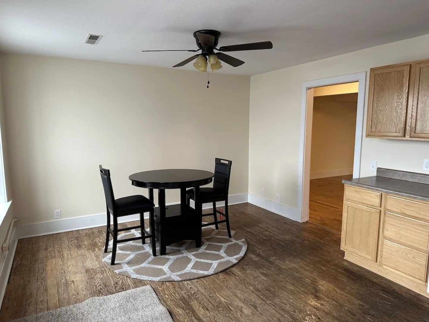 Roosters Crow 1 Bedroom