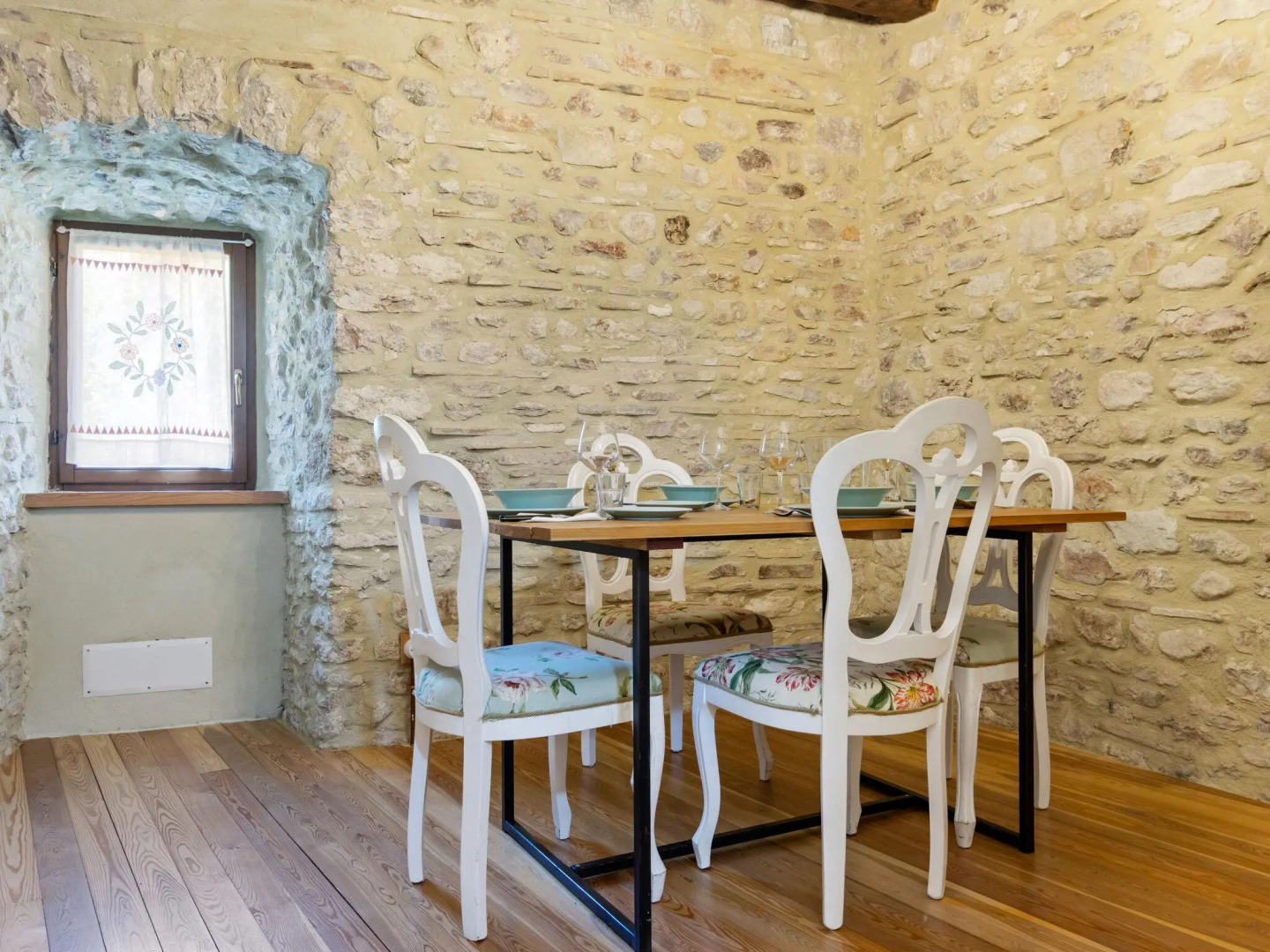 Rustic Mansion in Scheggino near Marmore Waterfalls