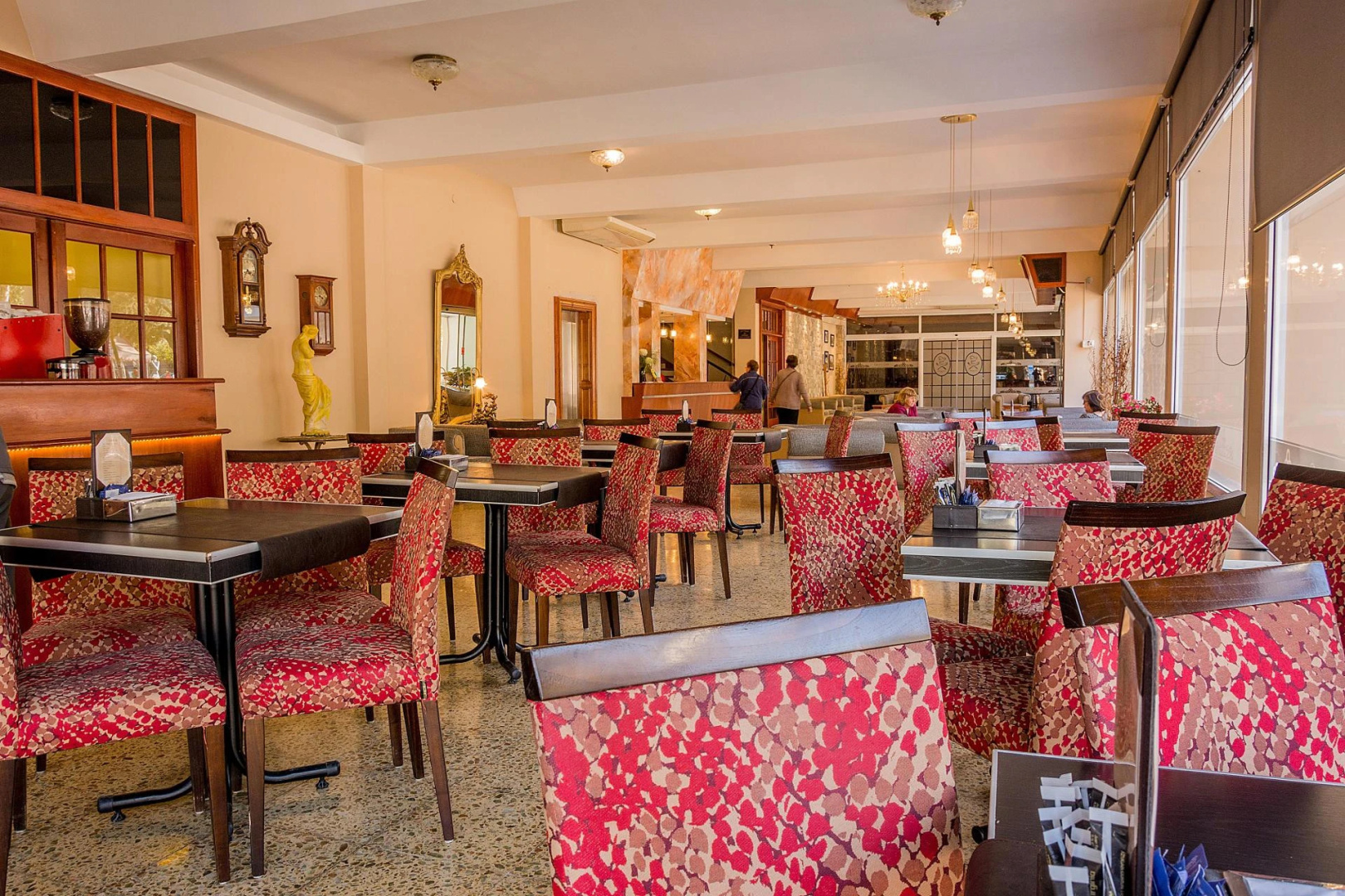 Grand City Hotel