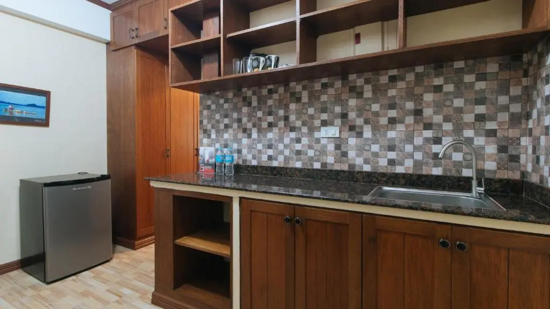 RedDoorz @ Moonwalk Paranaque