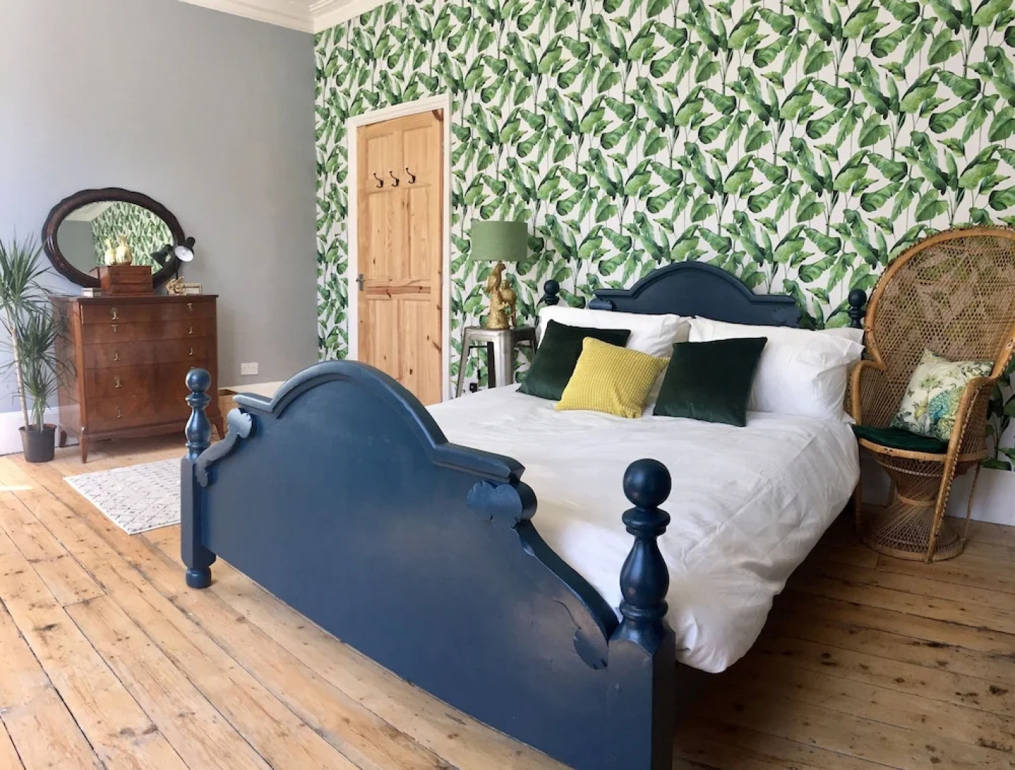 5 bedroom Seaside Townhouse Beautifully Renovated