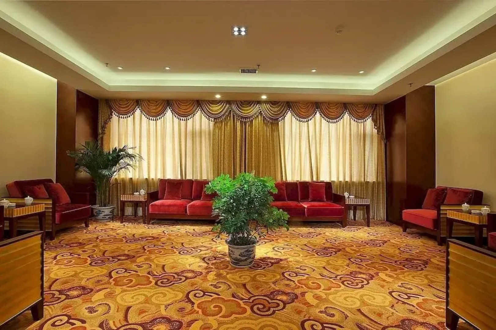 Chengde Tianbao Hotel