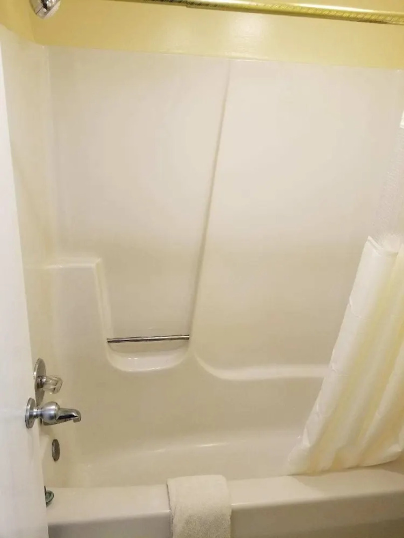 Economy Inn & Suites