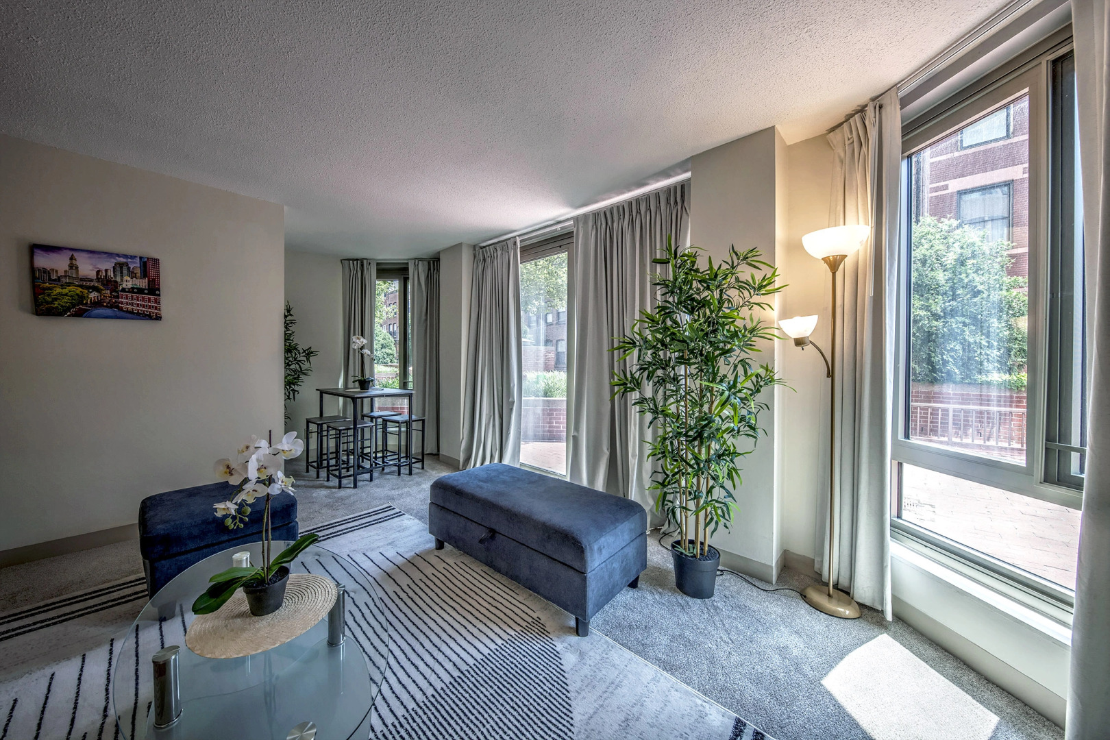 Upscale Apt with Private Work From Anywhere Office