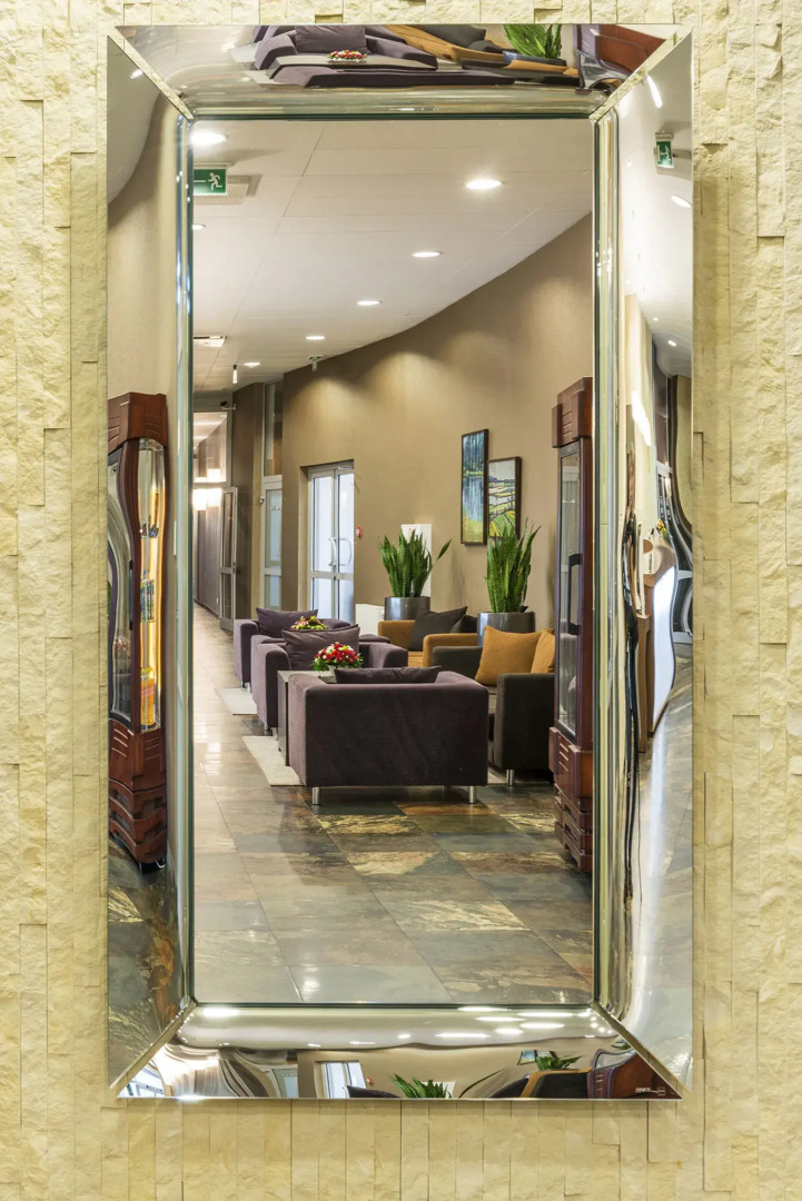 Hotel Victor Pruszkow By Desilva