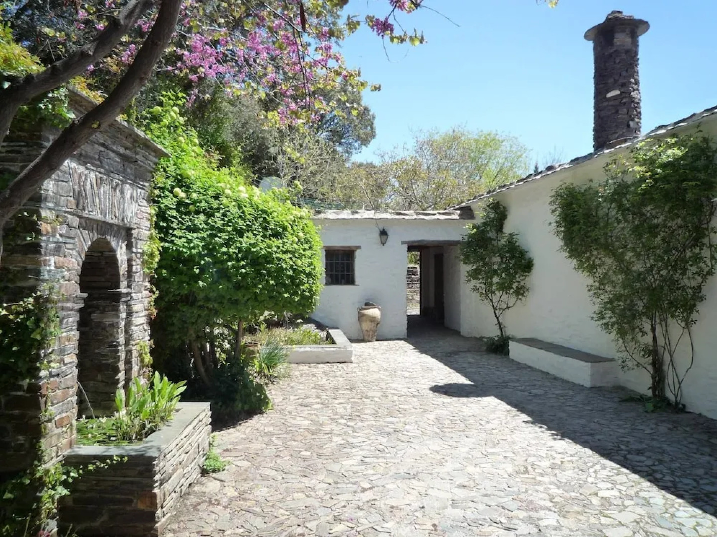 Enjoy Nature While Staying in a Small Complex With Common Pool