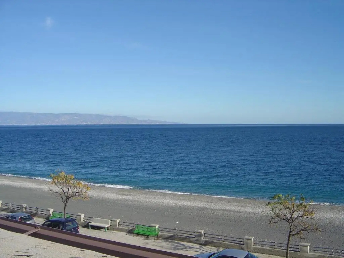 Mirone Apartment FRONTE MARE beachfront house