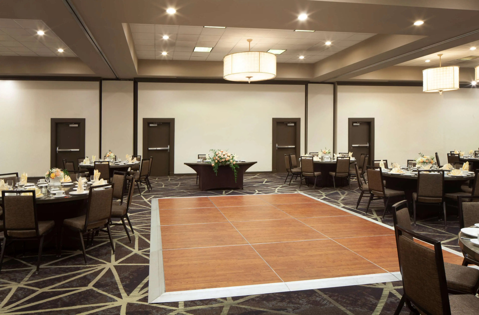 Embassy Suites by Hilton Philadelphia Airport