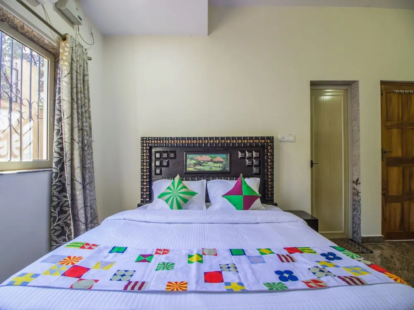 OYO 11587 Home Spacious Studios Nerul