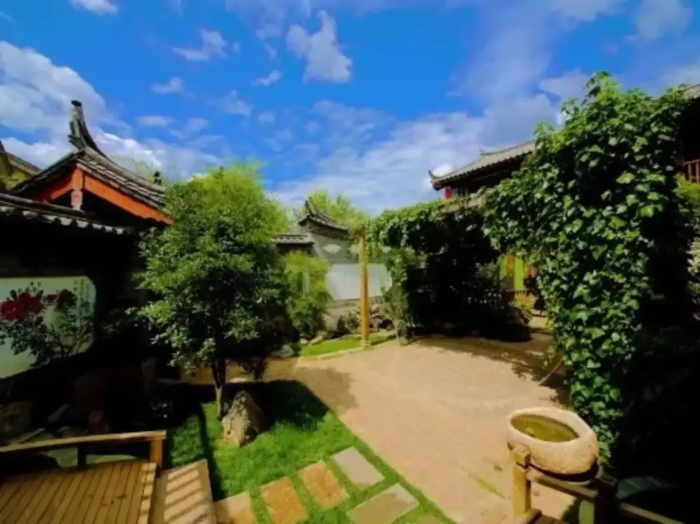 Lijiang Shuhe Yueshang Inn