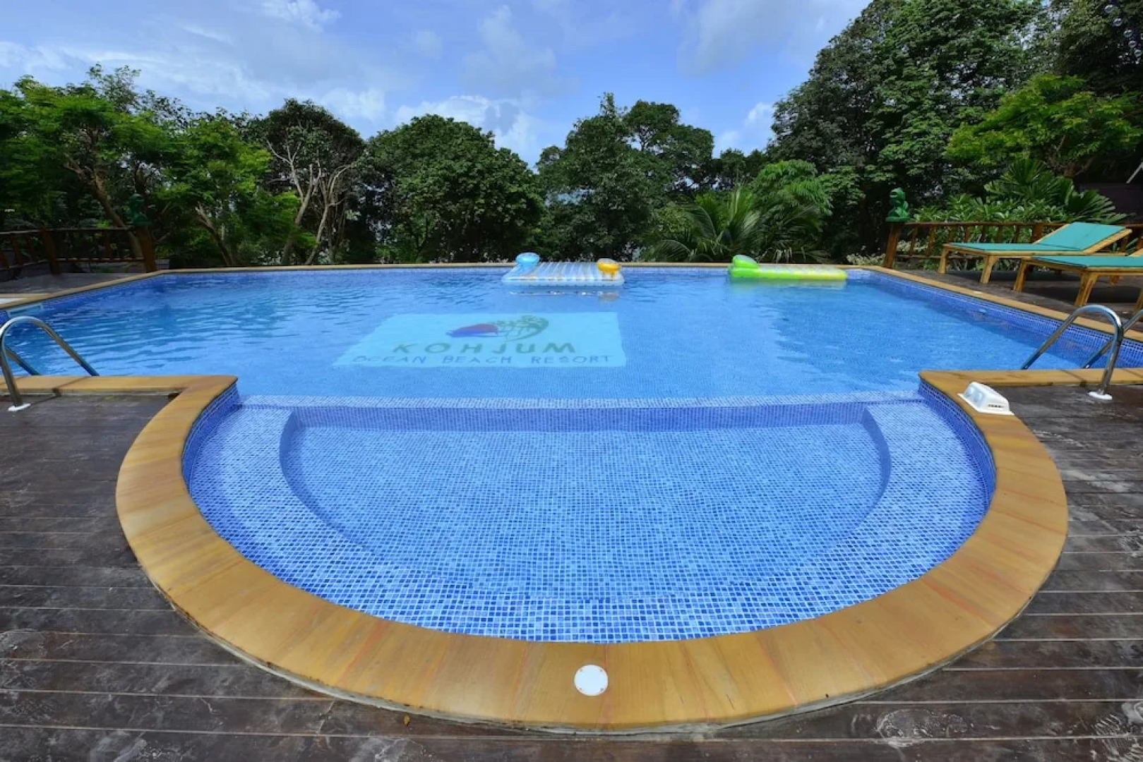 Kohjum Sea Beach Resort