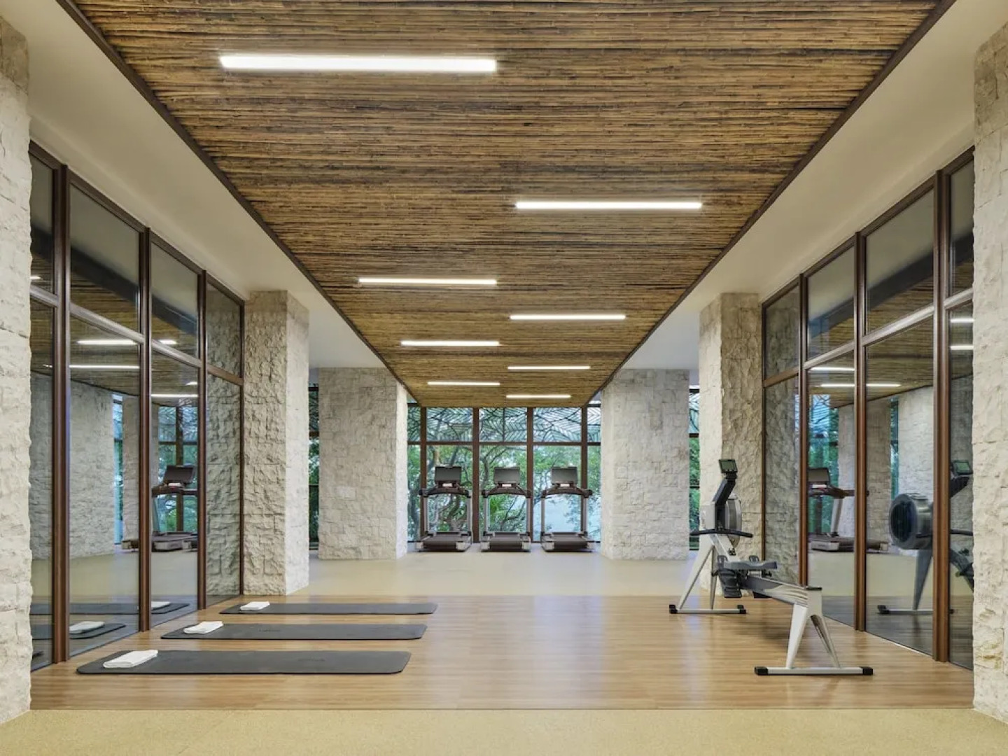 Kimpton Grand Roatan Resort And Spa by IHG