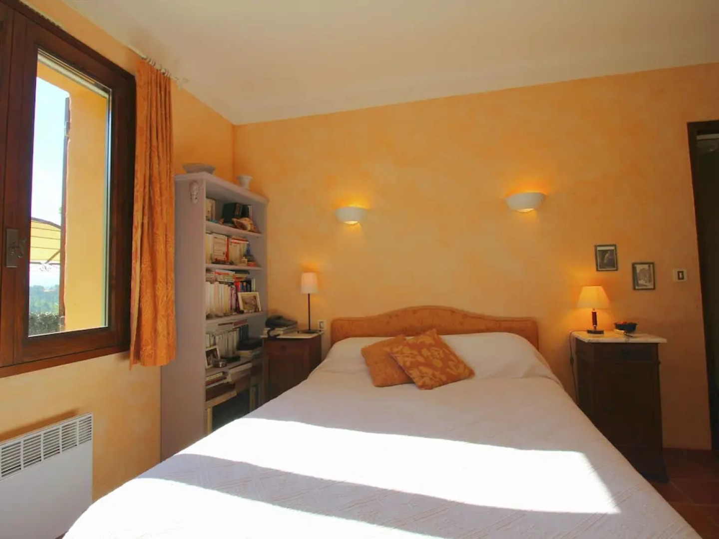 Detached Holiday Home With Private Pool Walking Distance From the Village of Roussillon