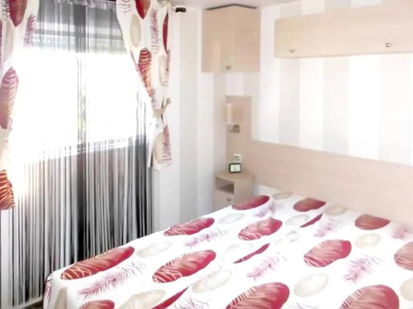 Bungalow With 2 Bedrooms in Puget-sur-argens, With Pool Access and Fur