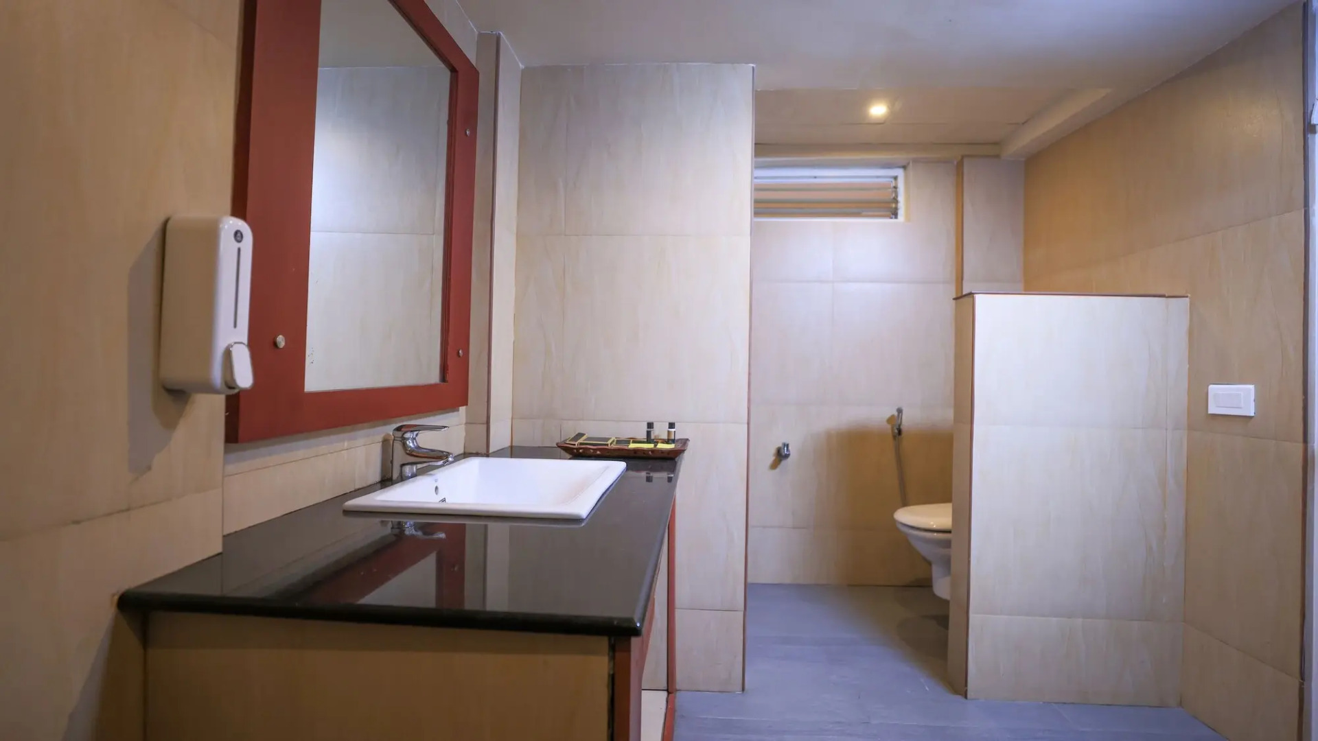 Shola Crown Resort - Munnar