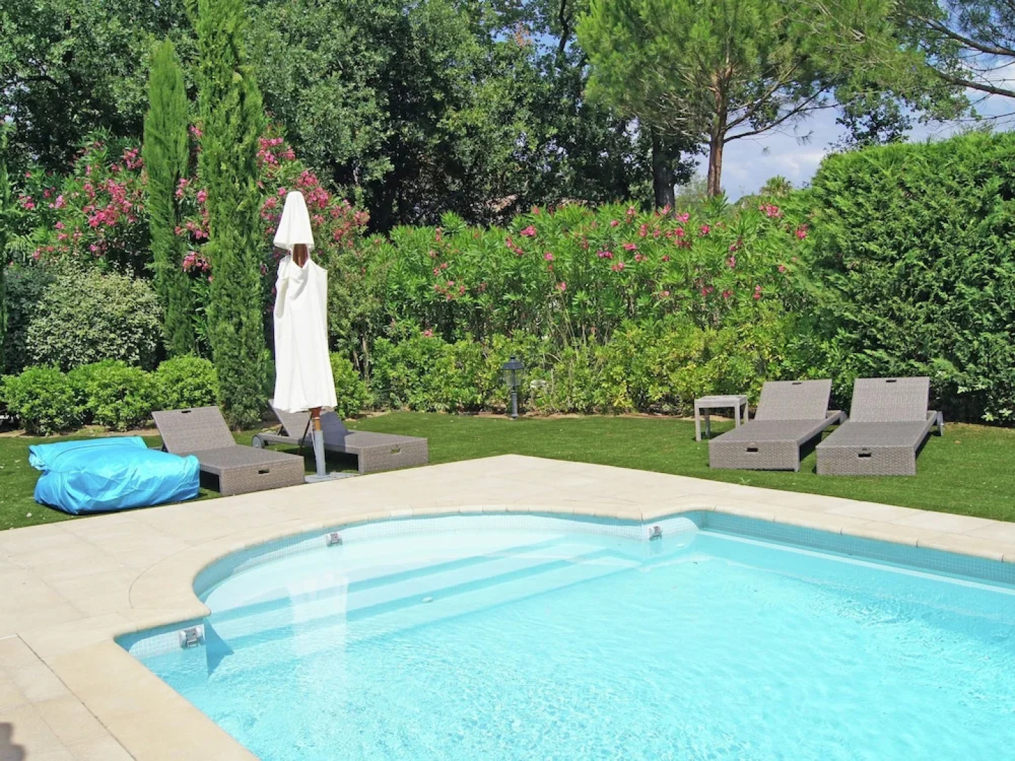 Plushy Villa in Saint Tropez With Pool and 2 Pvt. Terraces