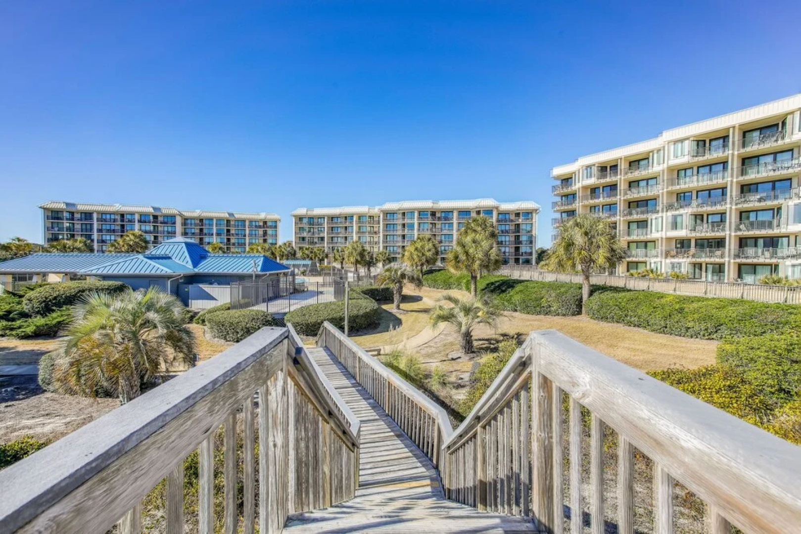 Pawleys Island Condo - Balcony, Pool And Ocean Views