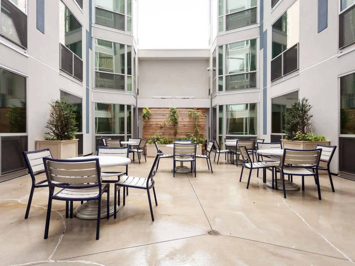 Pelican Fully Furnished Apartments