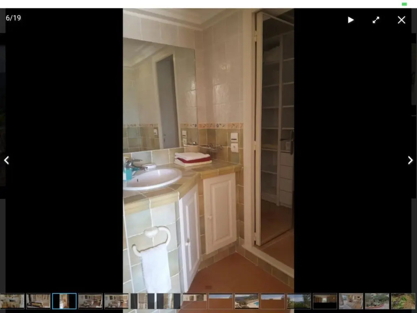 Room in Apartment - Beautiful F1 standing swimming pool, view