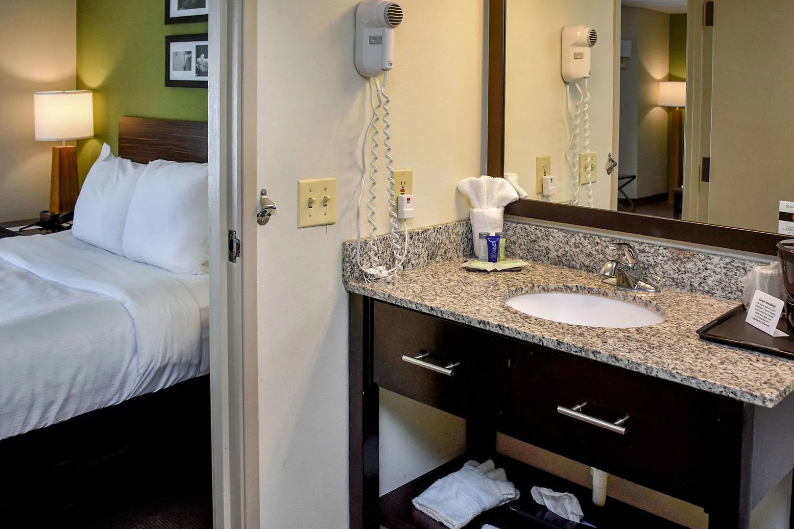 Wingate by Wyndham Salisbury