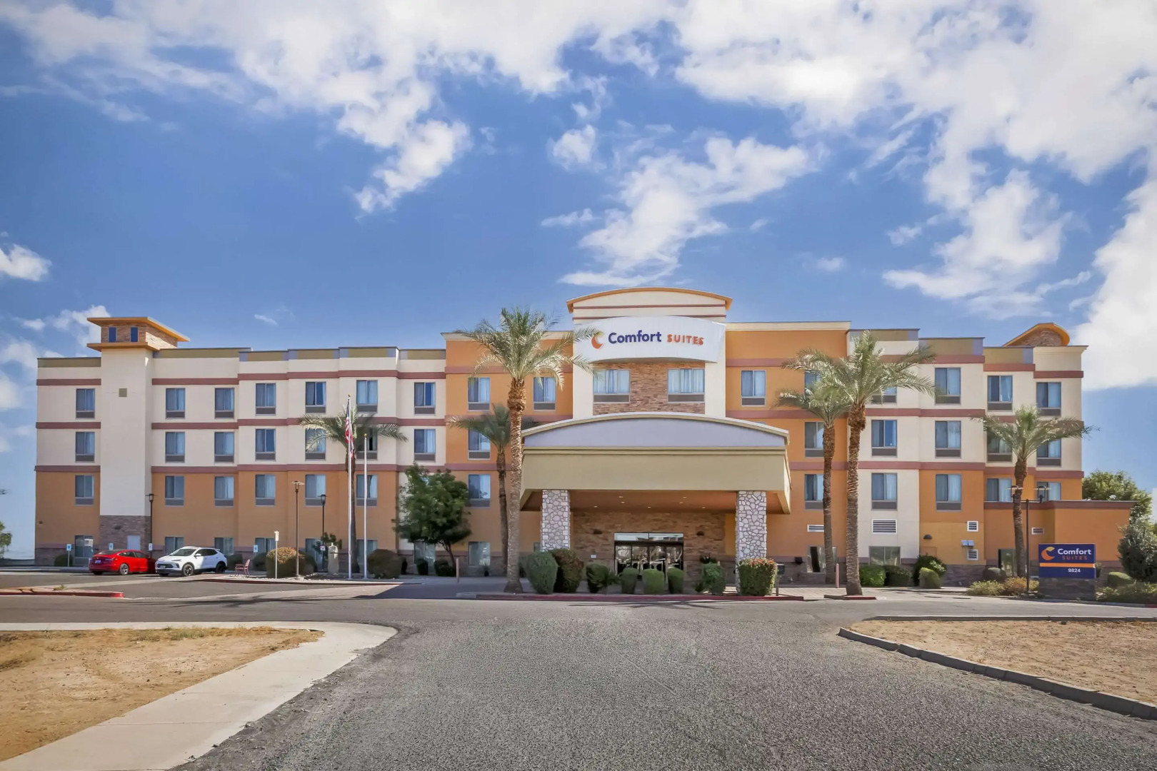 Comfort Suites Glendale - State Farm Stadium Area