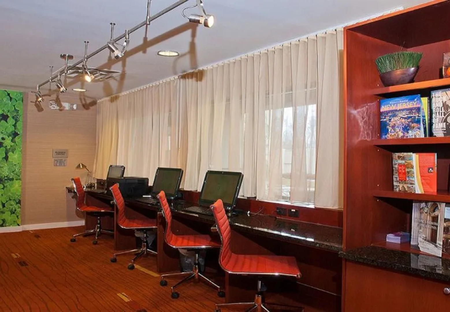 Courtyard Wall at Monmouth Shores Corporate Park