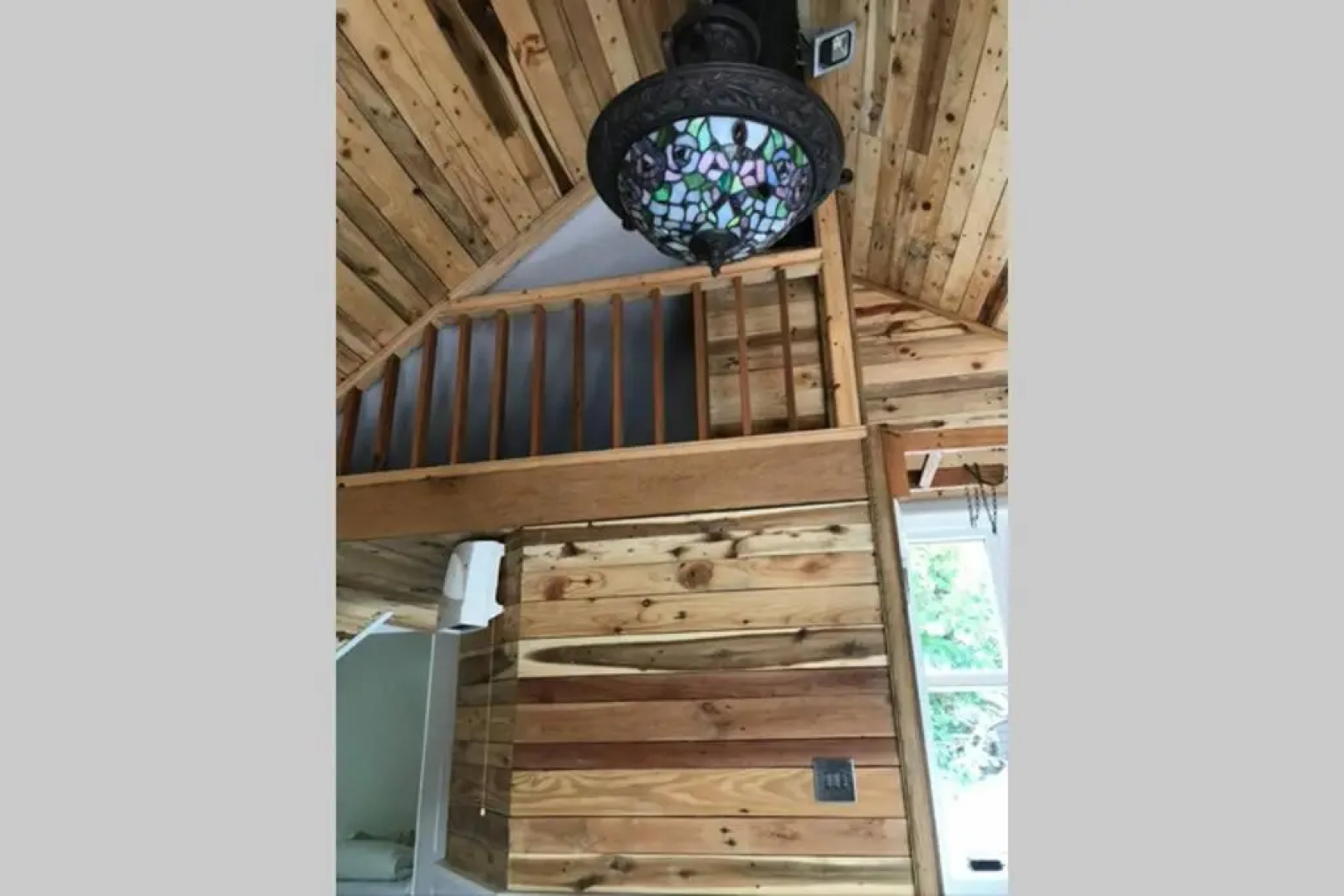 The Shed . A cosy, peaceful, 96% recycled, chalet.