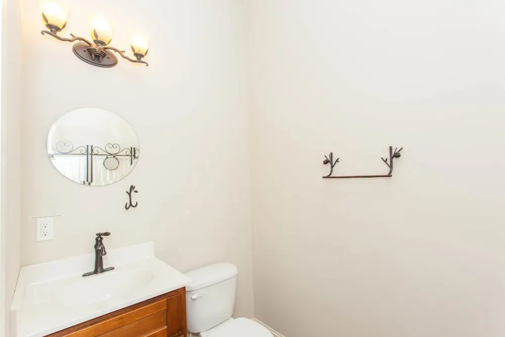 199 Atkins Loop Home 5 Bedrooms 3.5 Bathrooms Home