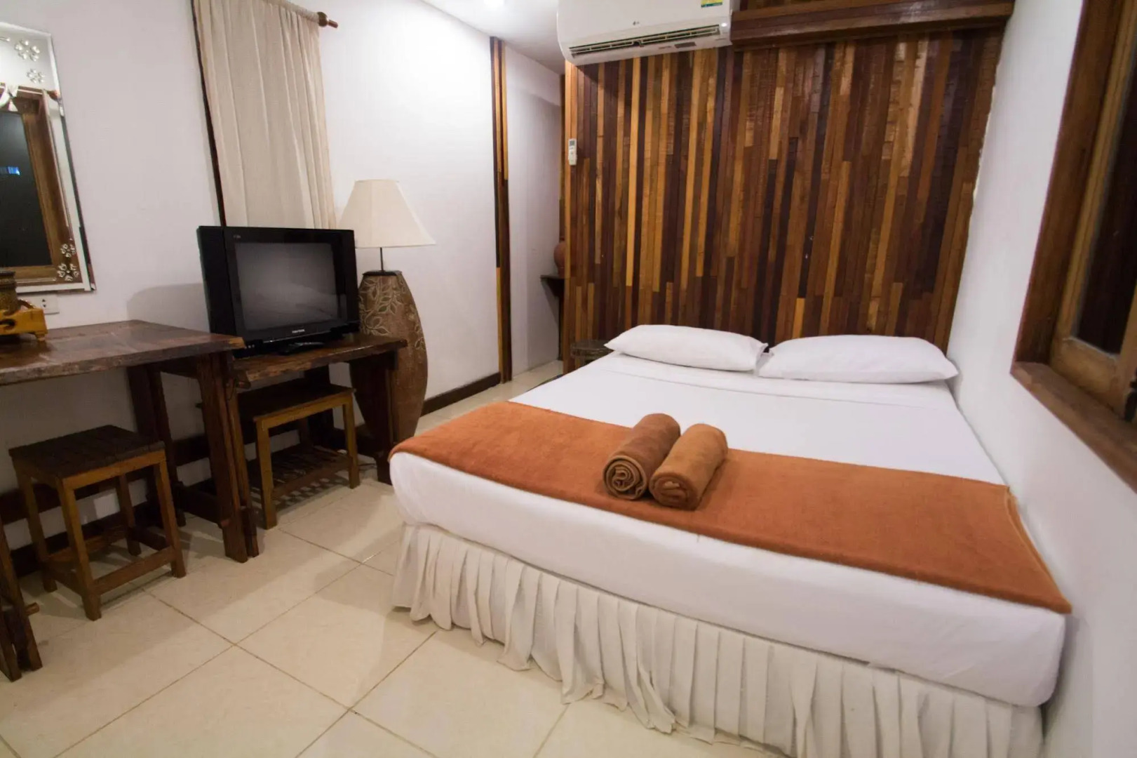 Tropical Garden Bungalow