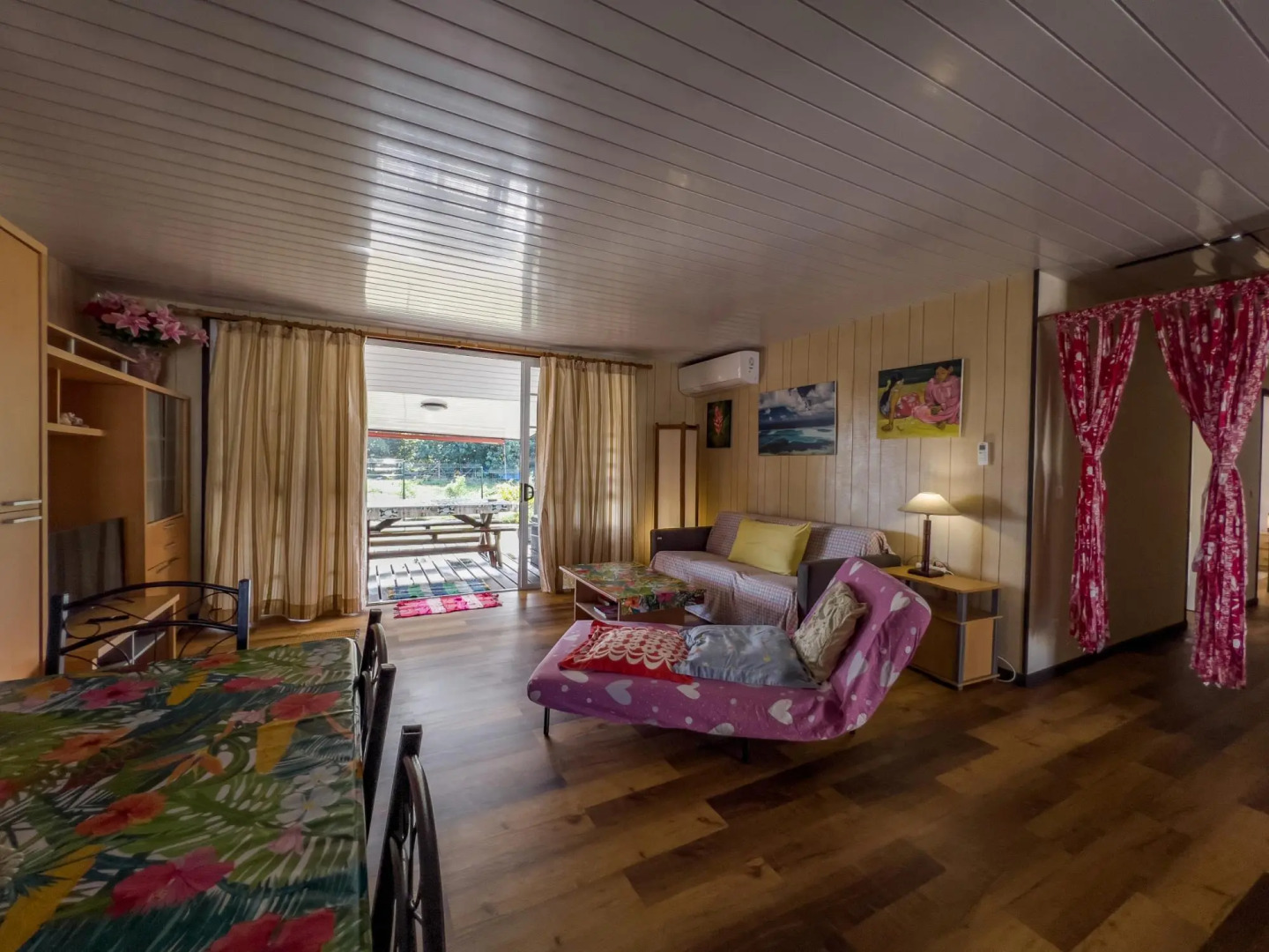 TAHITI - Taharuu Houses Surf & Beach