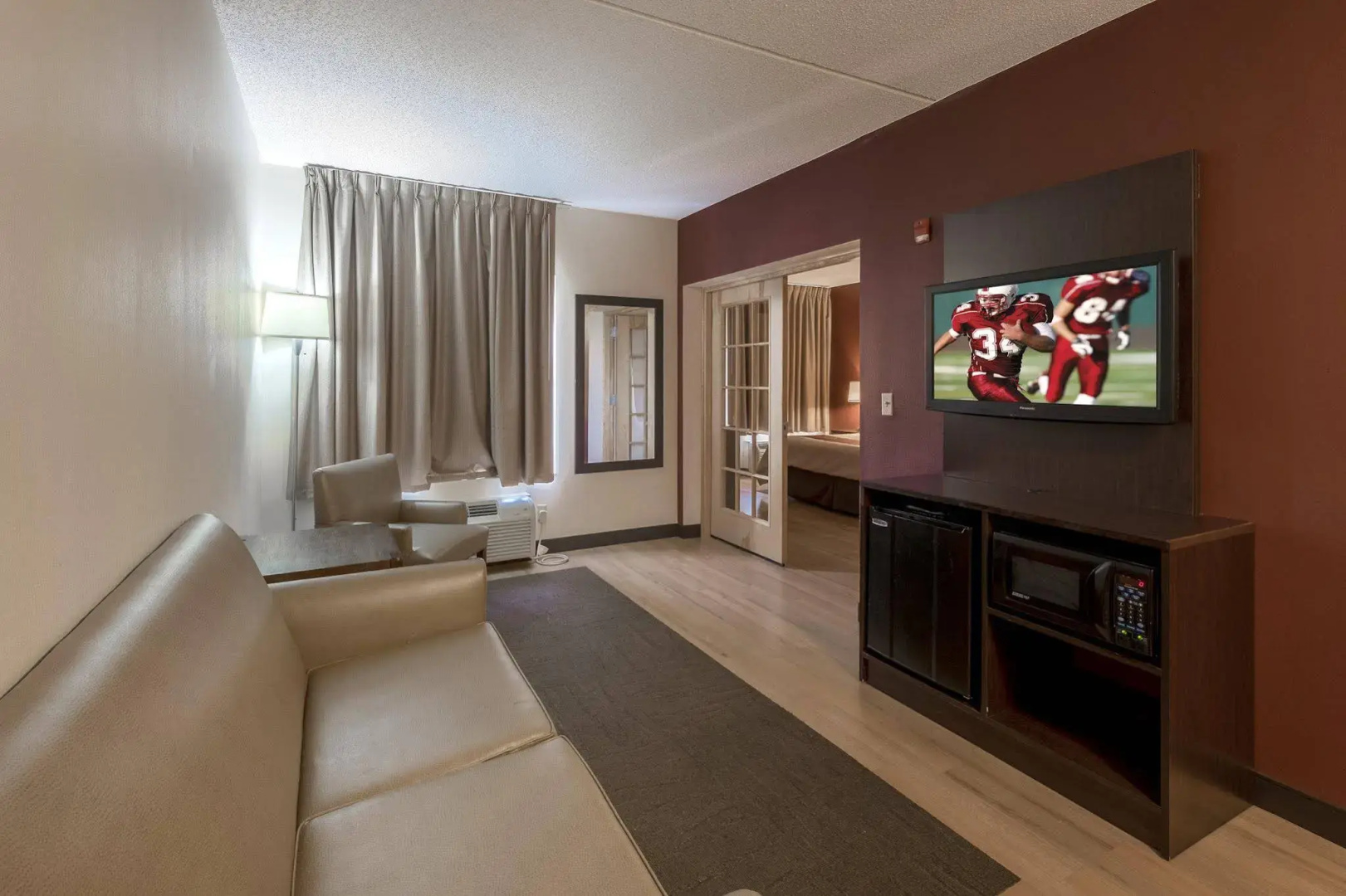 Red Roof Inn PLUS+ Long Island - Garden City