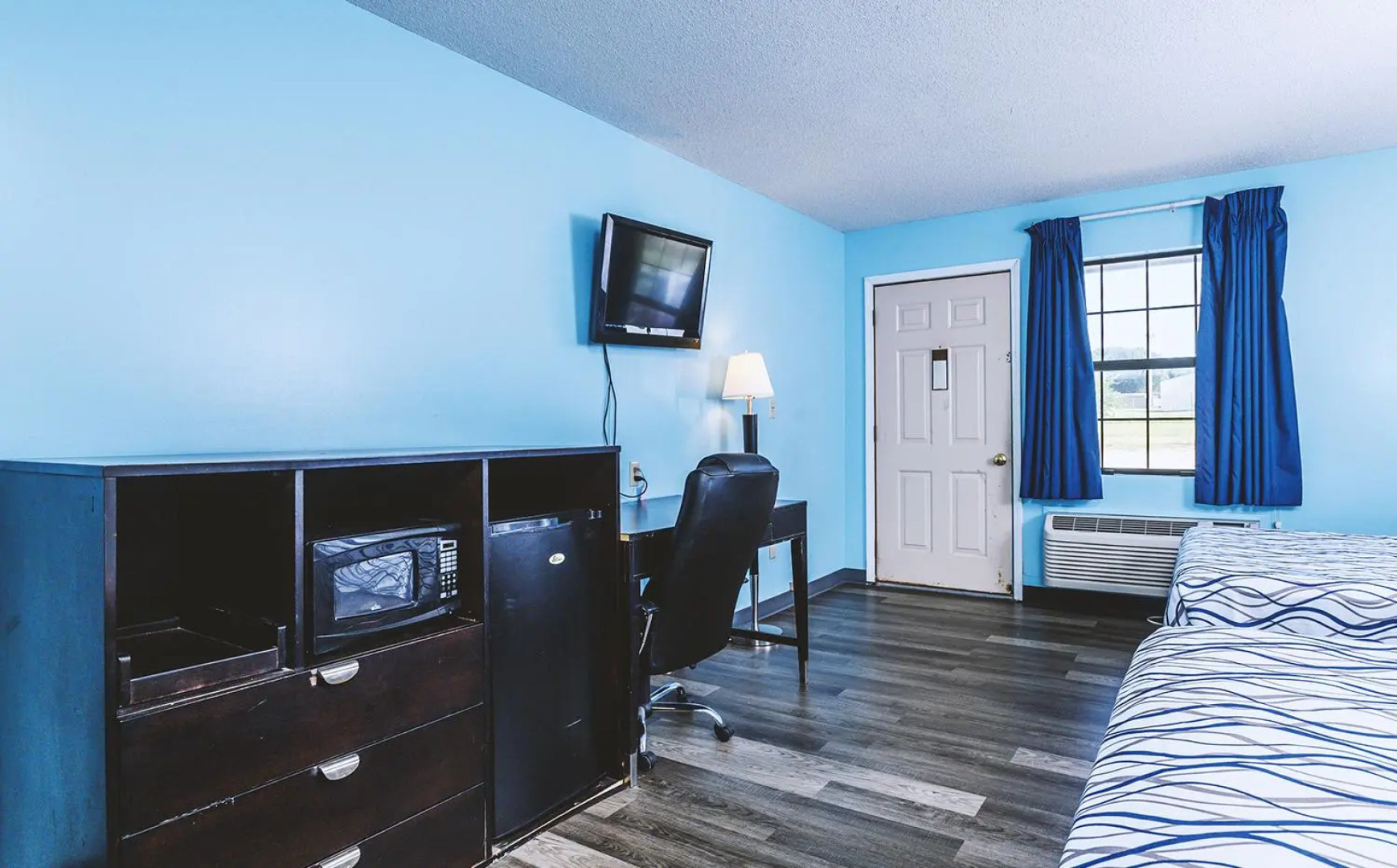 Blue Way Inn & Suites Wellington