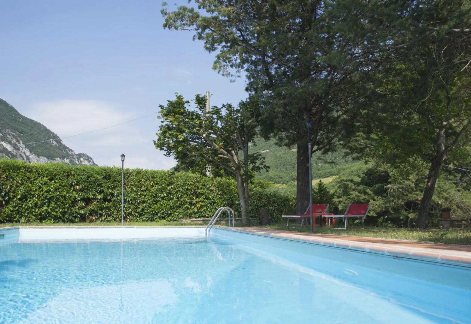 A total immersion in greenery and tranquillity.-Casale LUISA