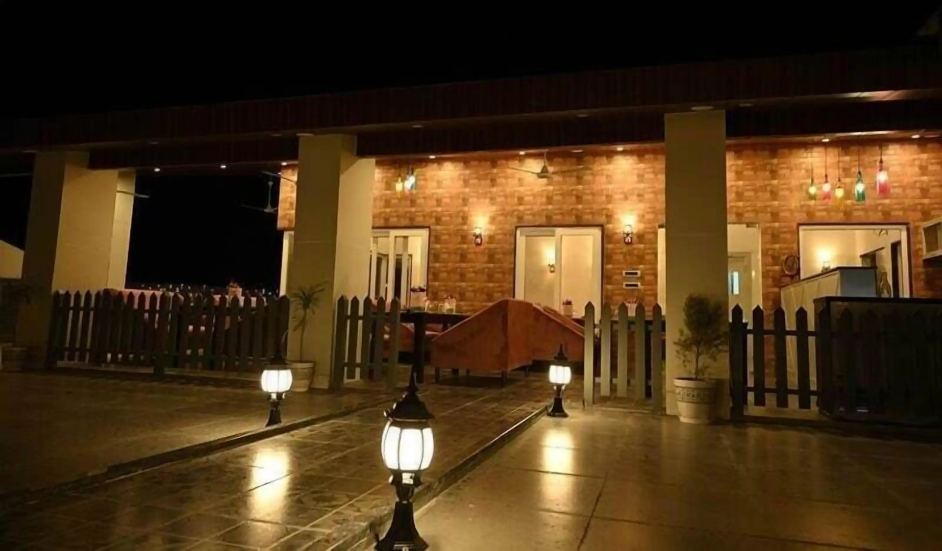 The Hotel Js Souvenir