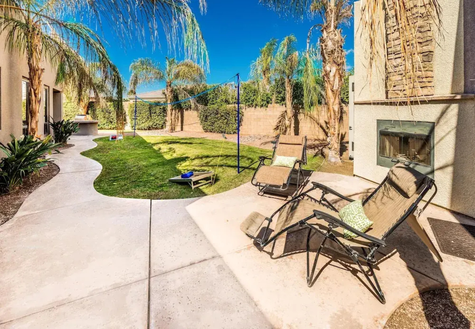 Whispering Palms by AvantStay | WALK TO COACHELLA | Pool & Hot Tub | Sleeps 16!