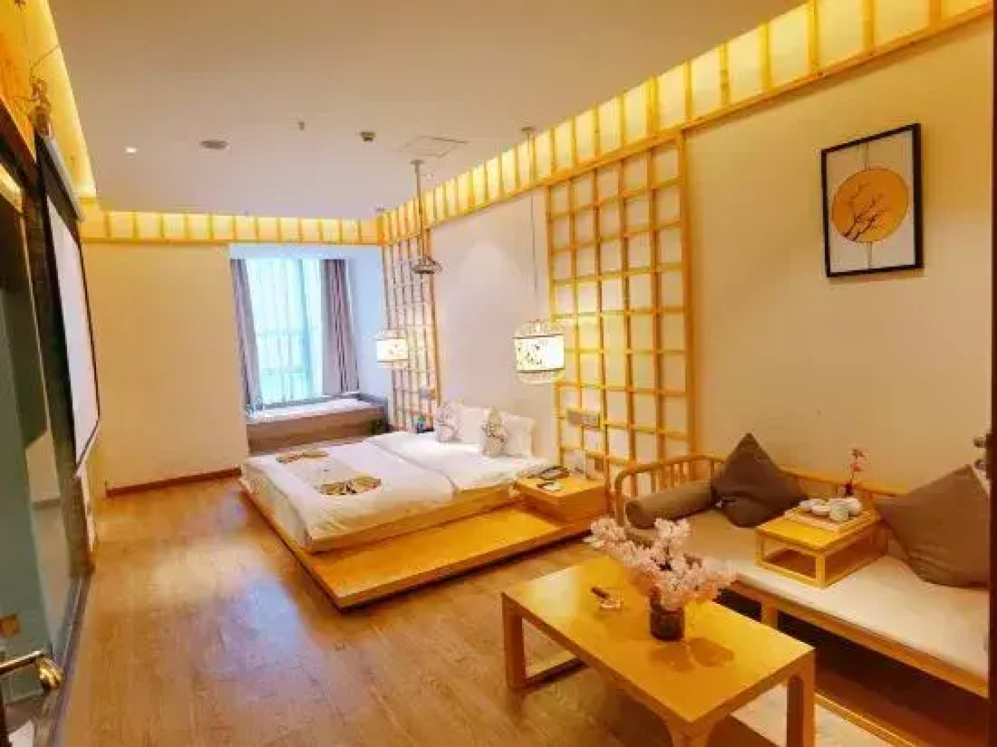 Meishan Yichuan Earl Hotel (Meishan East Railway Station Wanda Plaza)