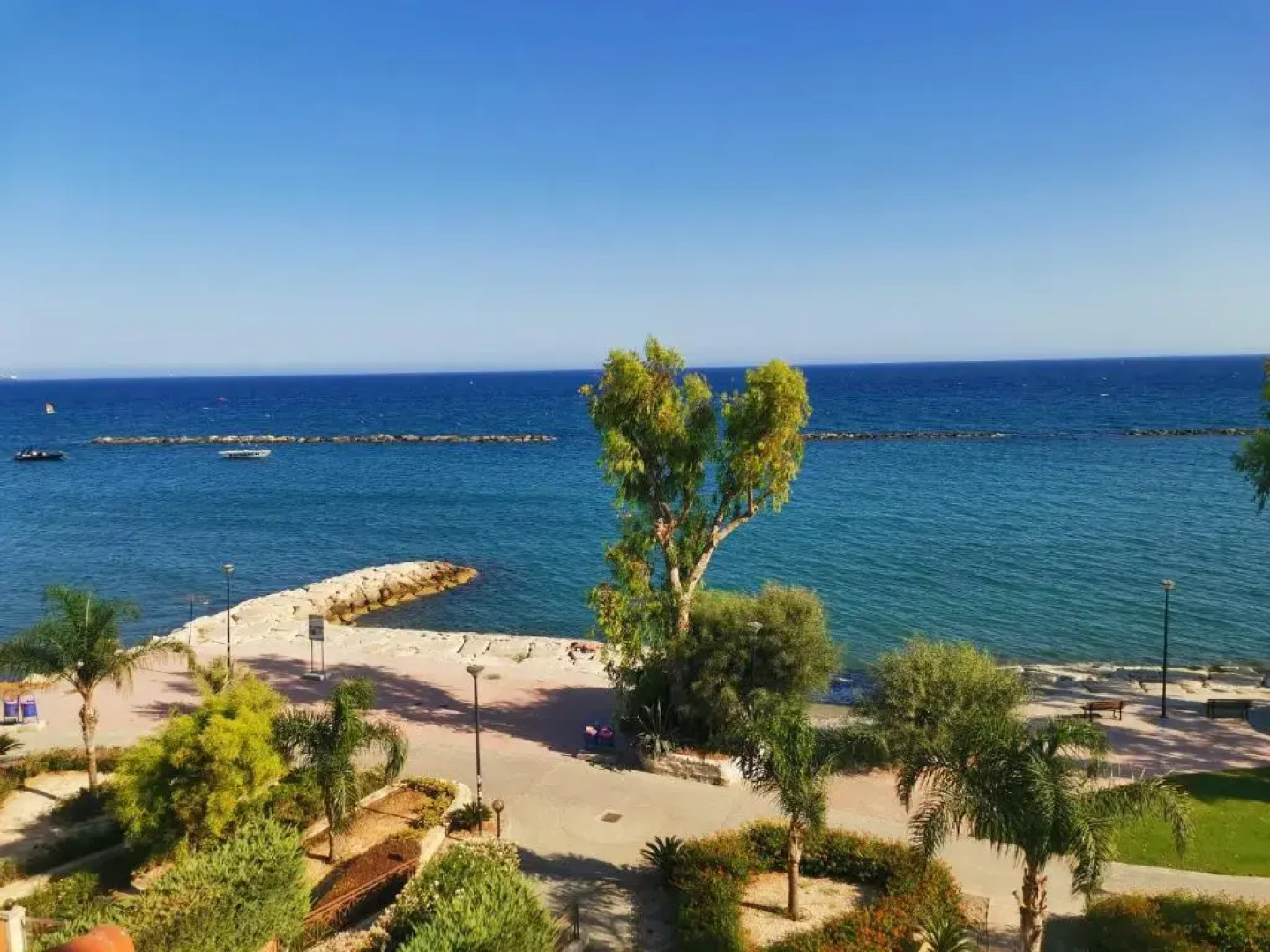 Lovely Seafront Place on 1st line with Sea&Mountain view in Green Peaceful GalatexComplex