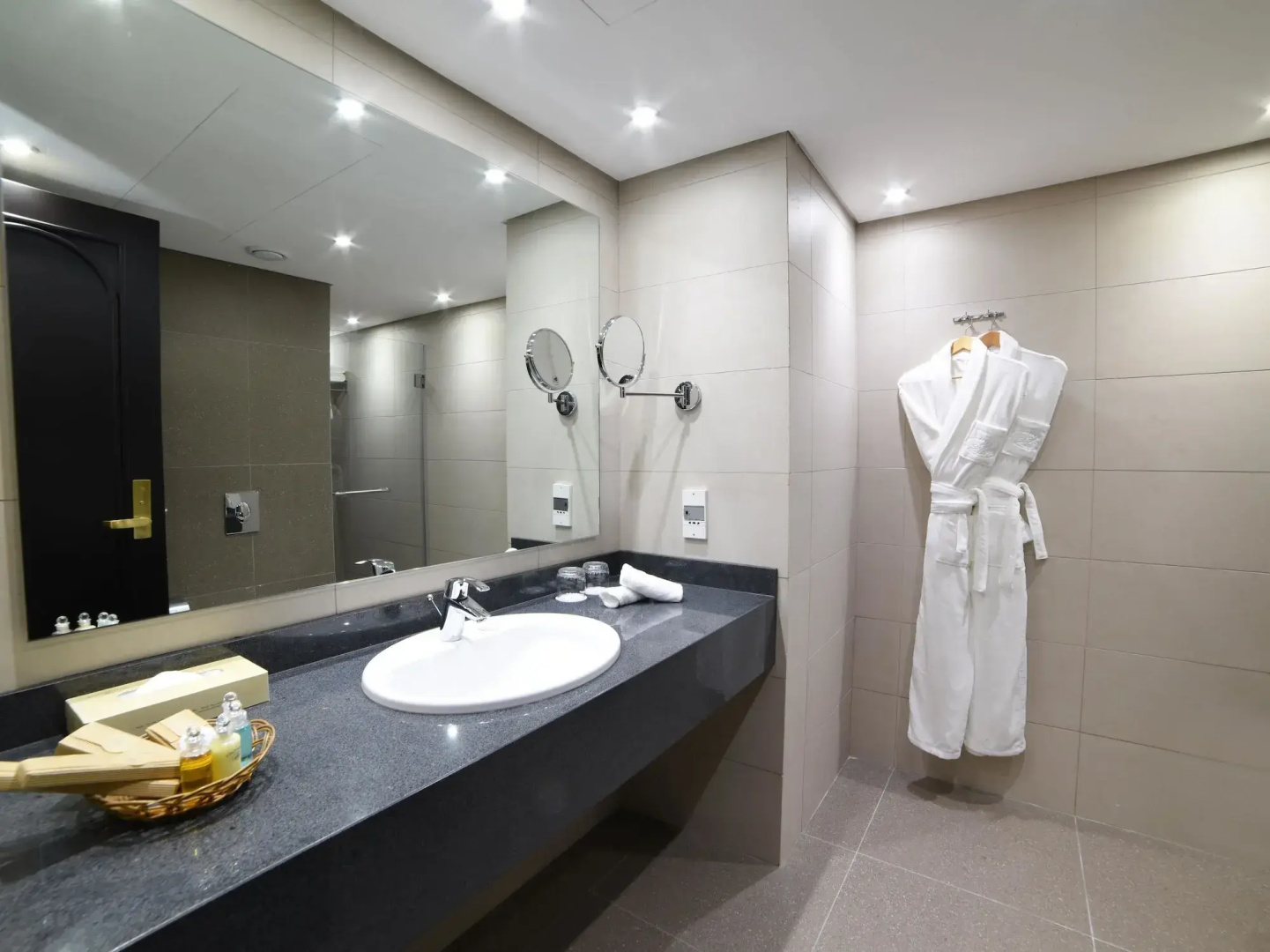 Portemilio Hotel And Resort