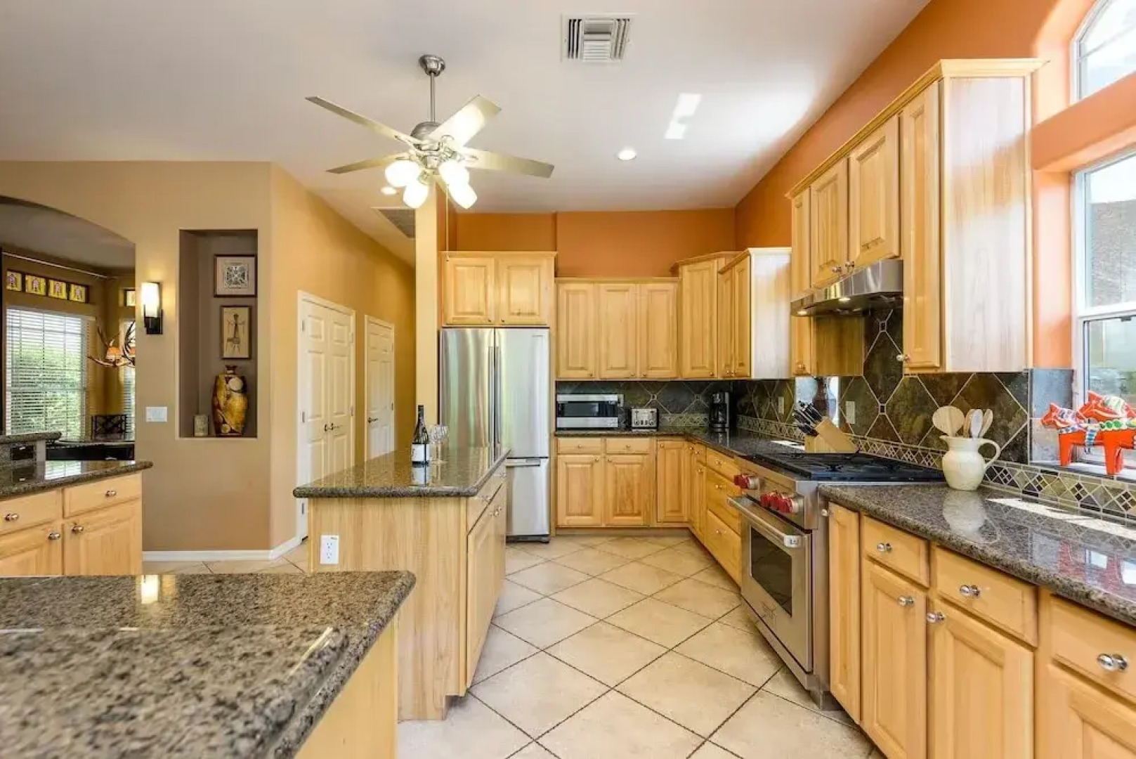 Casa Dynamite 4 Bedroom Home by RedAwning