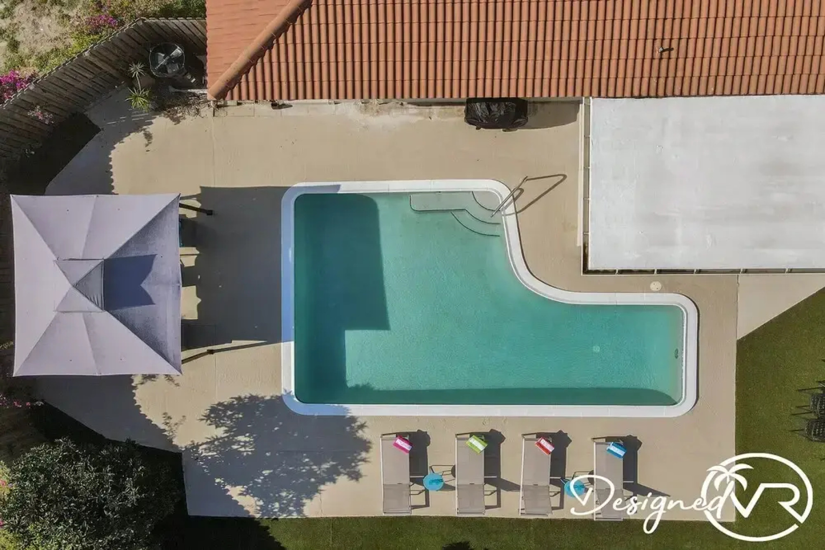 Chic 3BR w heated pool 1 mile to Beach