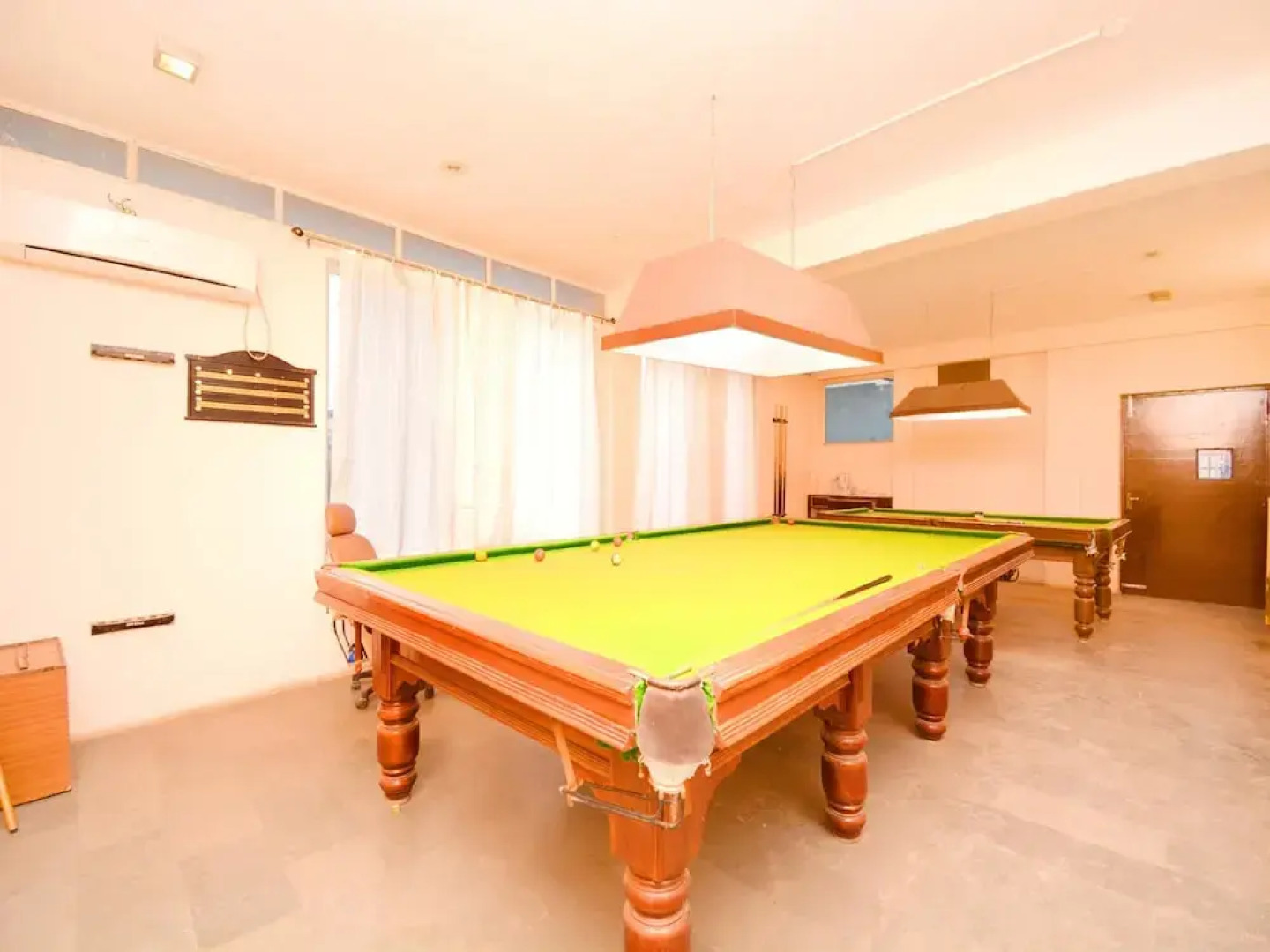 Capital O 38623 Pathankot Club