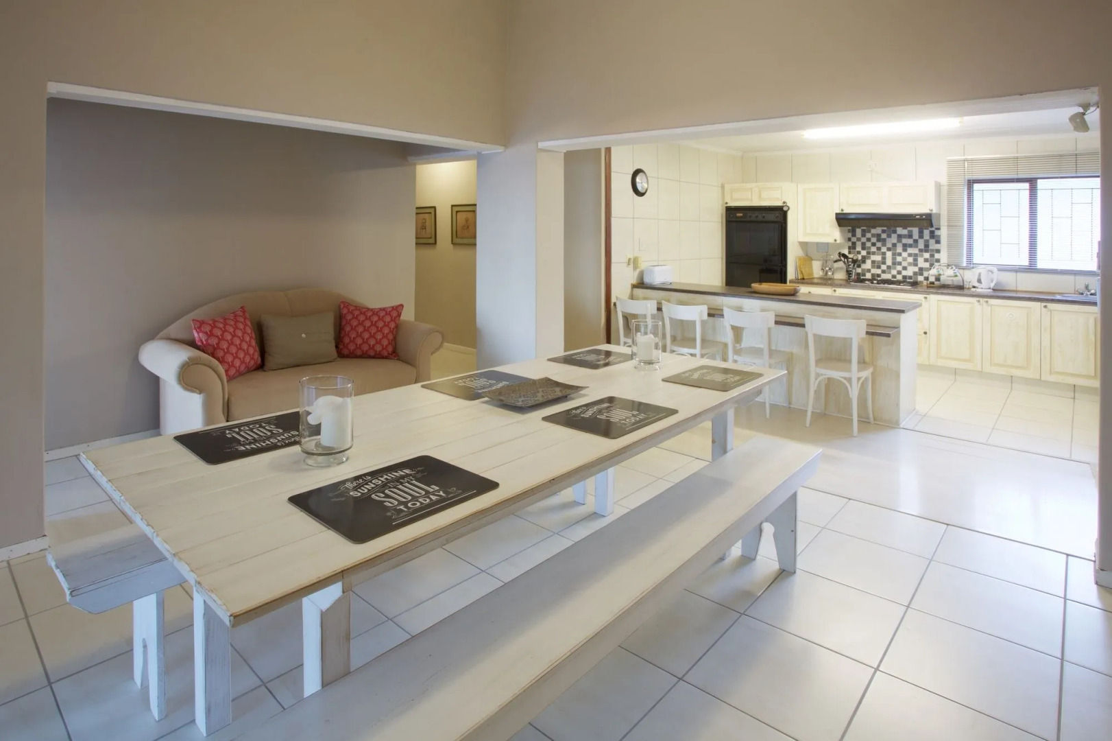 Sea Whisper Guest House & Self Catering