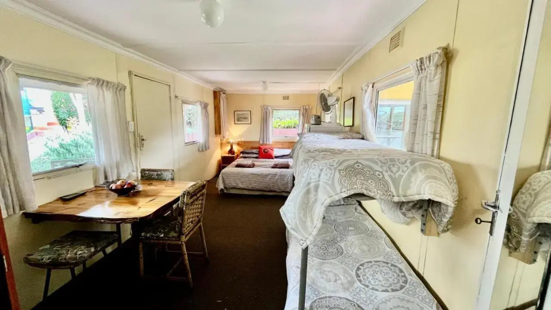 Open Plan Lagoon View Chalet