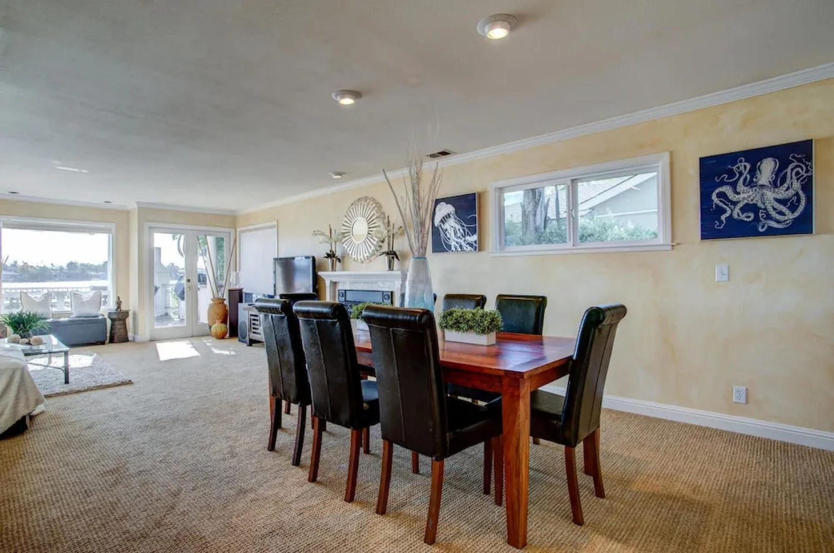 4 BR Waterfront Home Private Beach by RedAwning