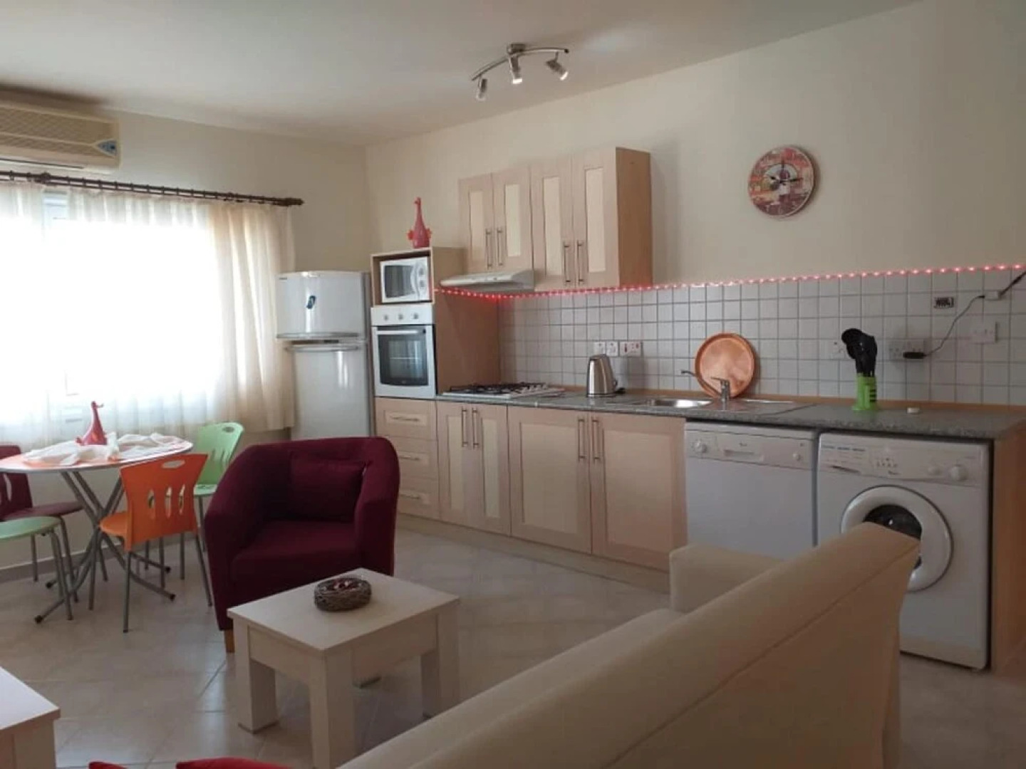 Sunrise Beach Club-sleeps 6-aircon-sea View