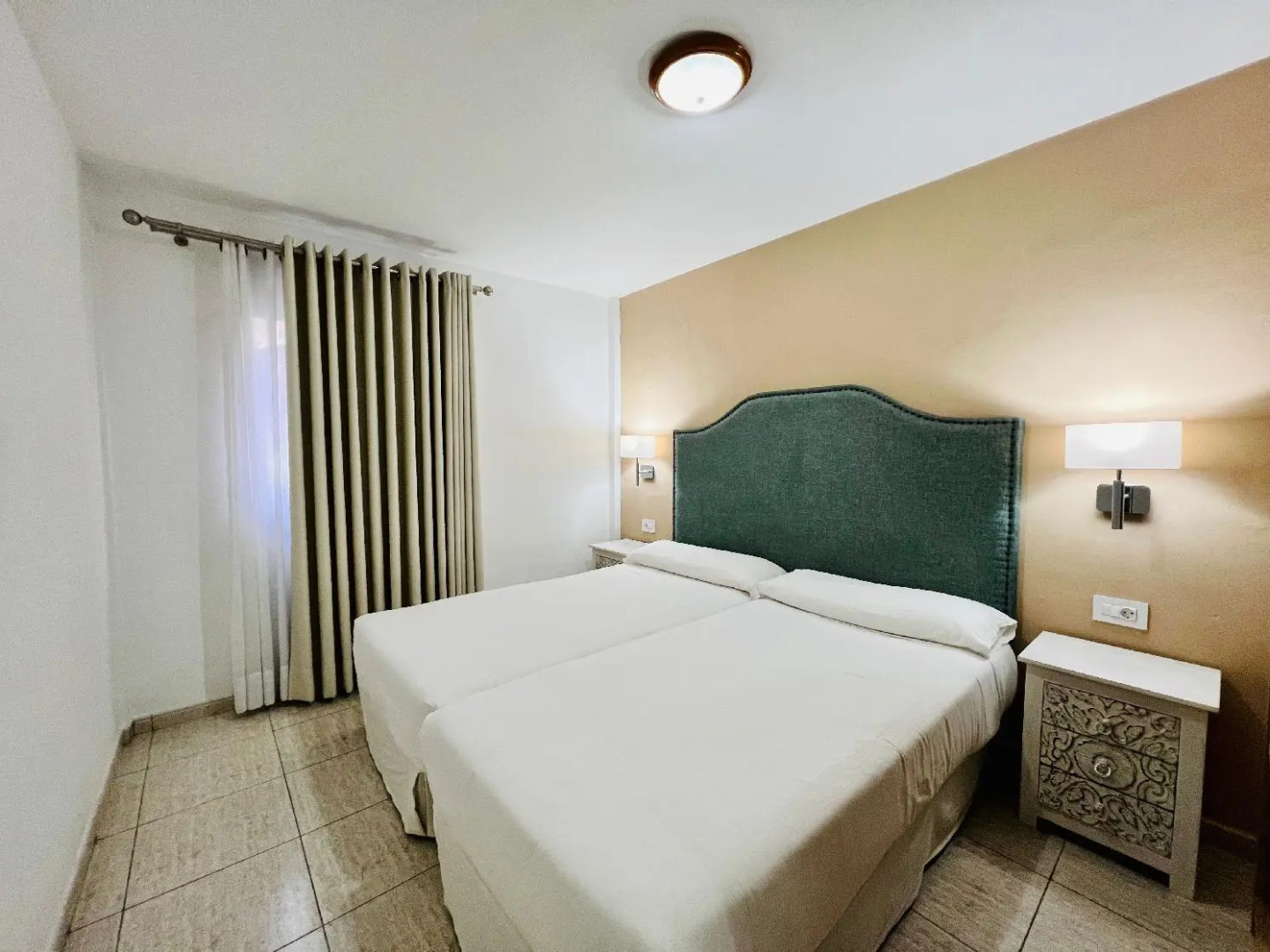 Apartamentos Frontera